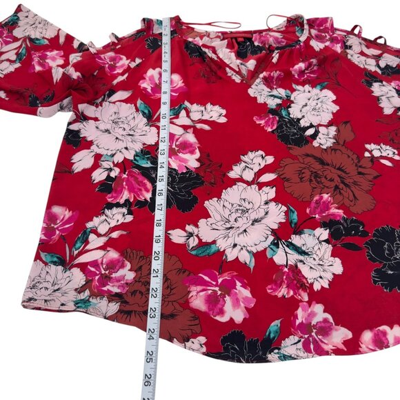Jennifer Lopez Women SZ XL Red Floral Cold Shoulder Top Blouse V neck - Picture 7 of 14